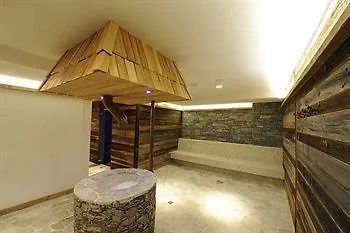 ***  פונטה די לניו La Tana Dell'Orso Hotel & Spa איטליה